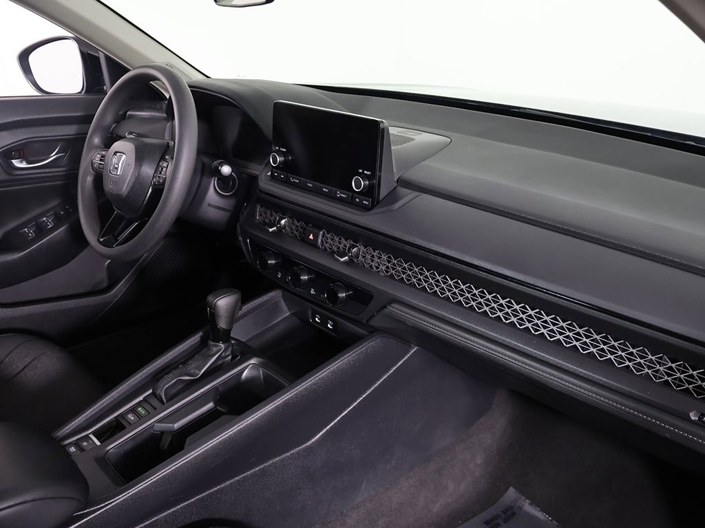 Used 2025 Honda Accord SE image 27