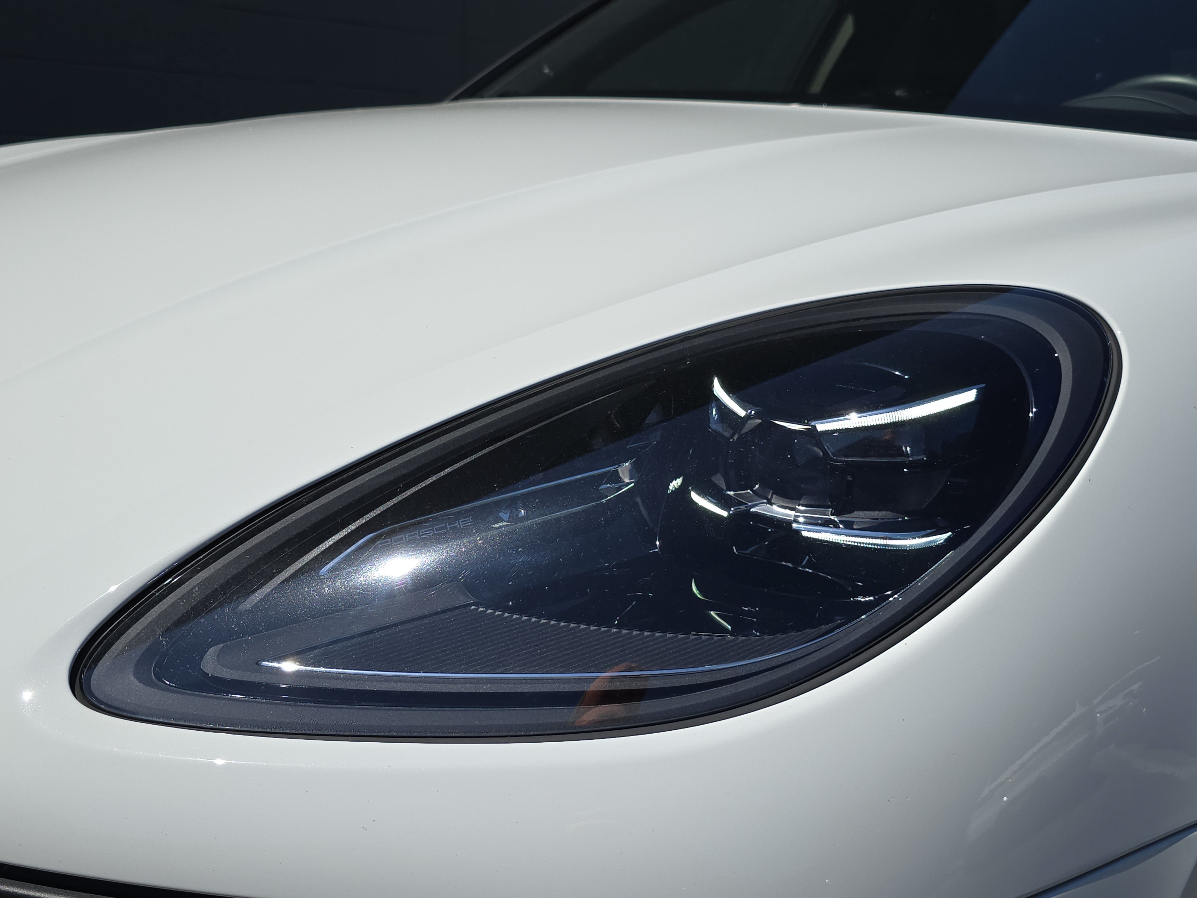Certified 2023 Porsche Macan AWD/4WD image 11