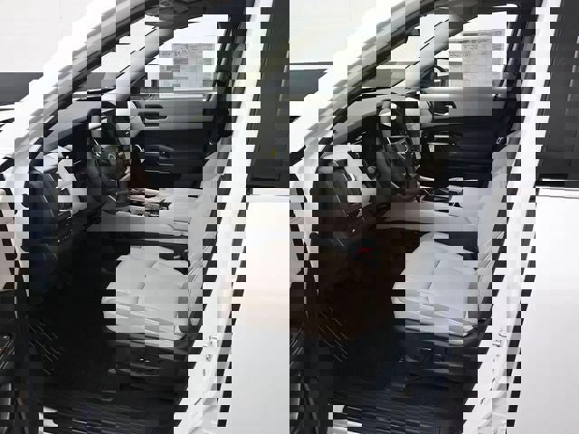 New 2026 Nissan Pathfinder SL image 9