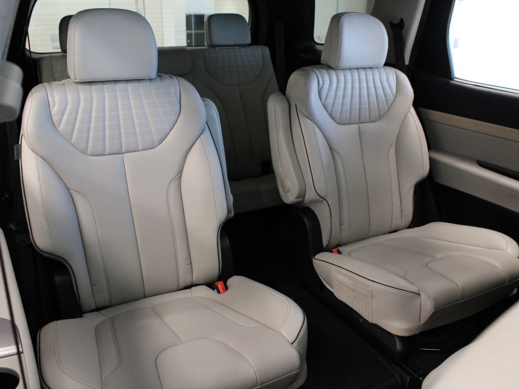 Used 2024 Hyundai Palisade Limited FWD image 39