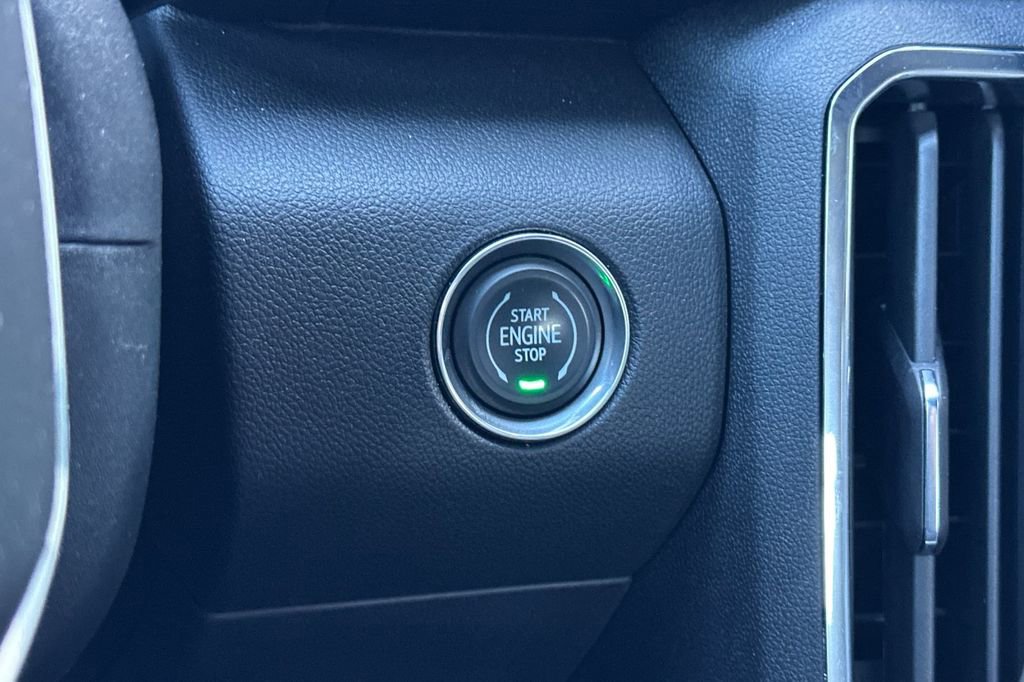 Used 2025 GMC Acadia Elevation FWD image 24