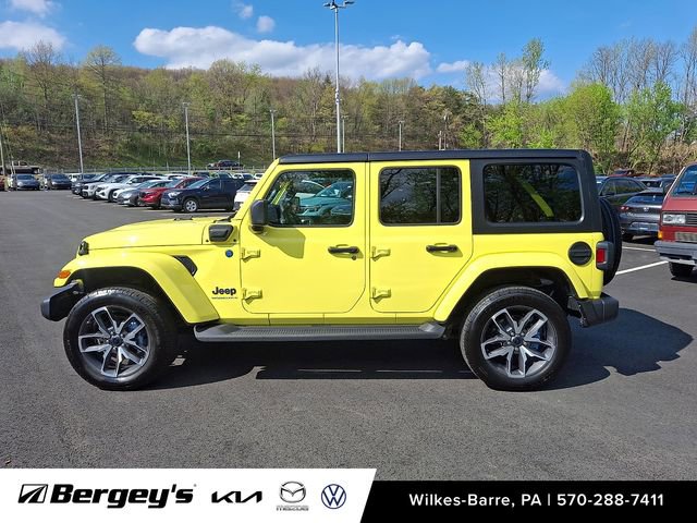 Used 2024 Jeep Wrangler Unlimited w/ Convenience Group image 9