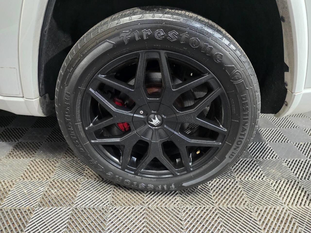 Used 2015 Jeep Grand Cherokee Overland w/ Advanced Technology Group image 34