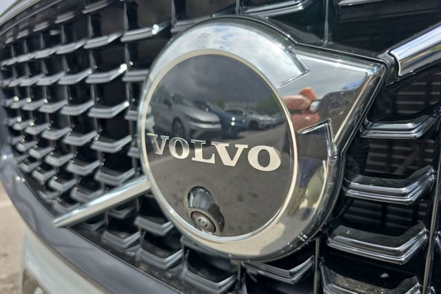 Used 2025 Volvo XC60 B5 Ultra w/ Climate Package AWD/4WD image 32