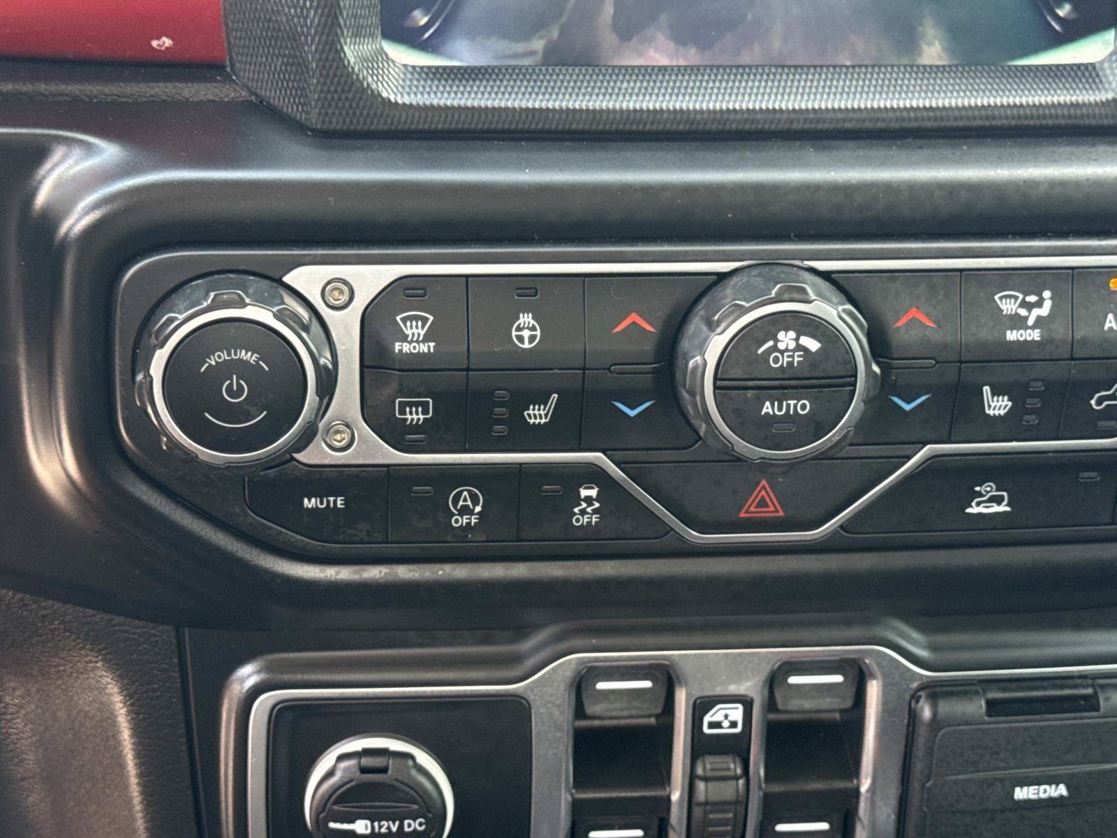 Used 2023 Jeep Gladiator Rubicon w/ Cold Weather Group AWD/4WD image 24