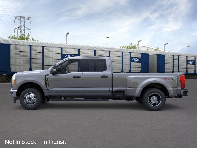 New 2026 Ford F350 4x4 Crew Cab DRW Super Duty image 3