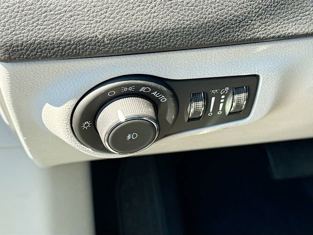 Used 2020 Jeep Compass Limited image 12