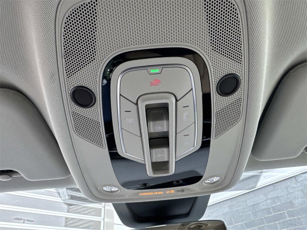 Used 2025 Audi Q8 Premium Plus image 21