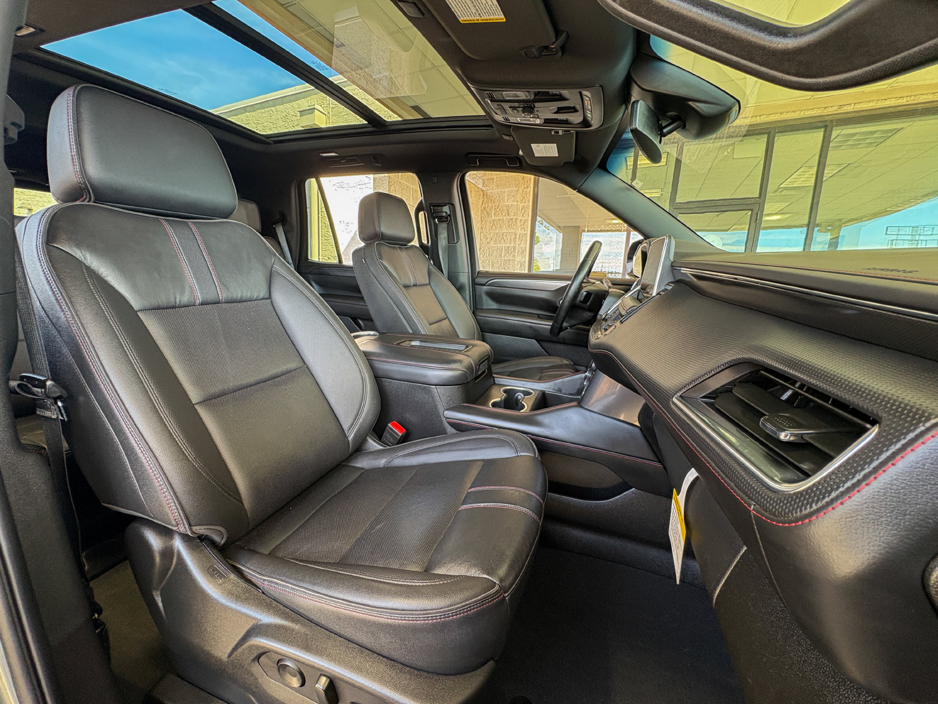 Used 2024 Chevrolet Tahoe RST w/ Luxury Package AWD/4WD image 27