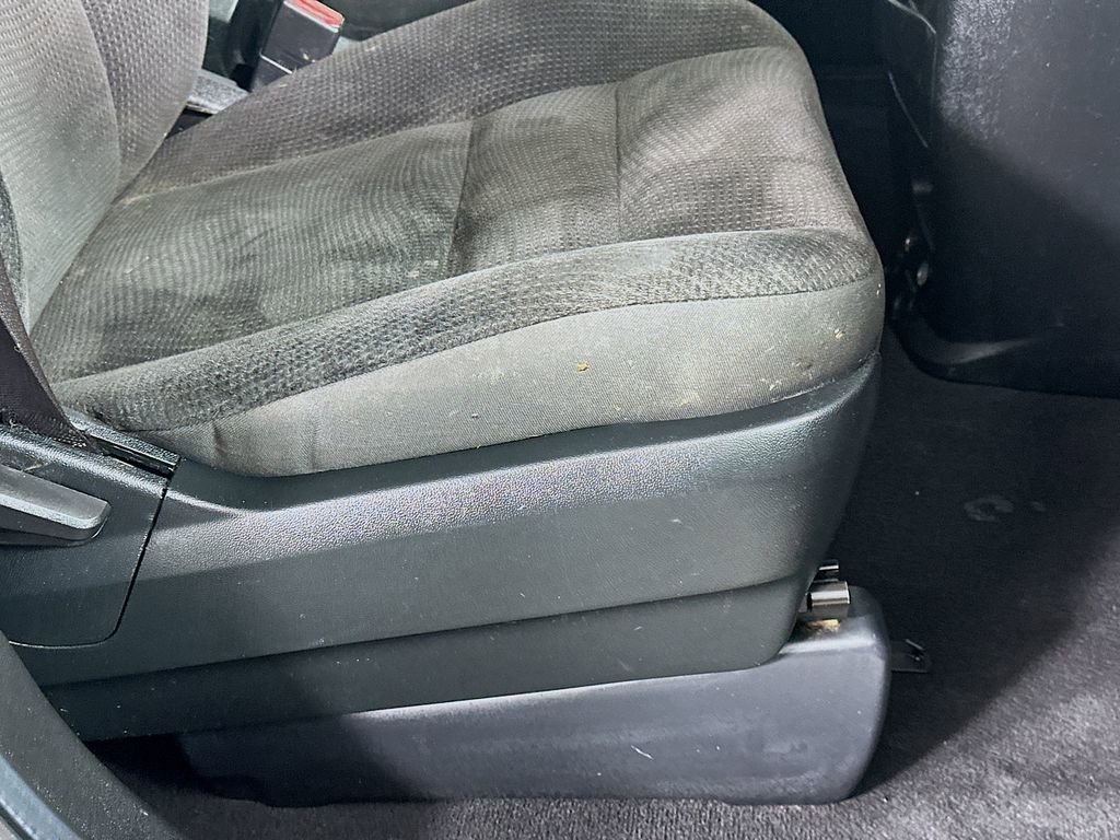 Used 2018 Dodge Grand Caravan SE FWD image 23