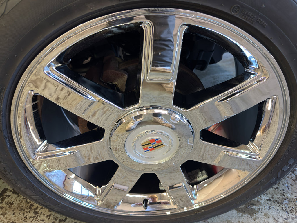 Used 2014 Cadillac Escalade Luxury AWD/4WD image 38