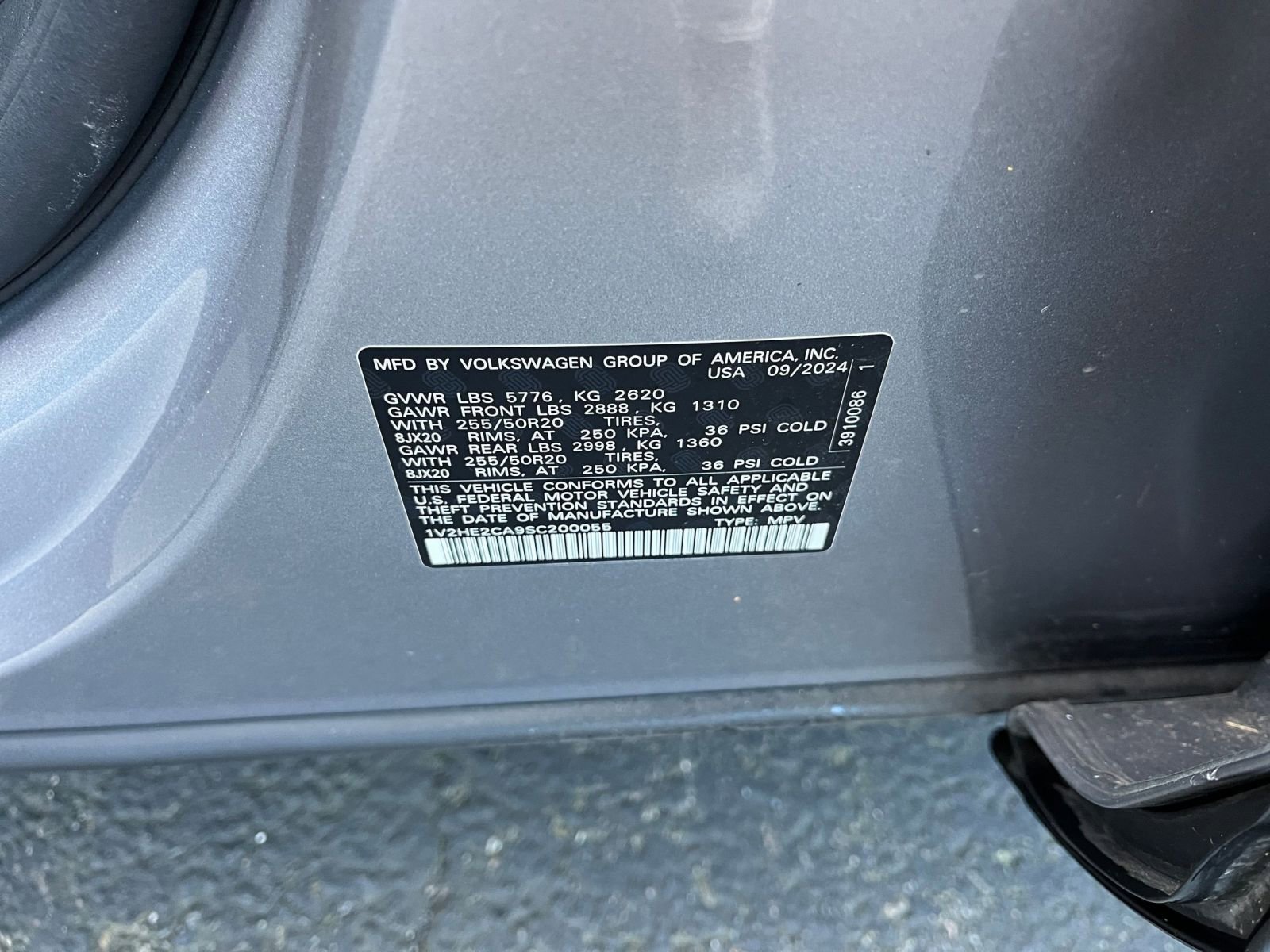 Used 2025 Volkswagen Atlas Cross Sport SE image 29