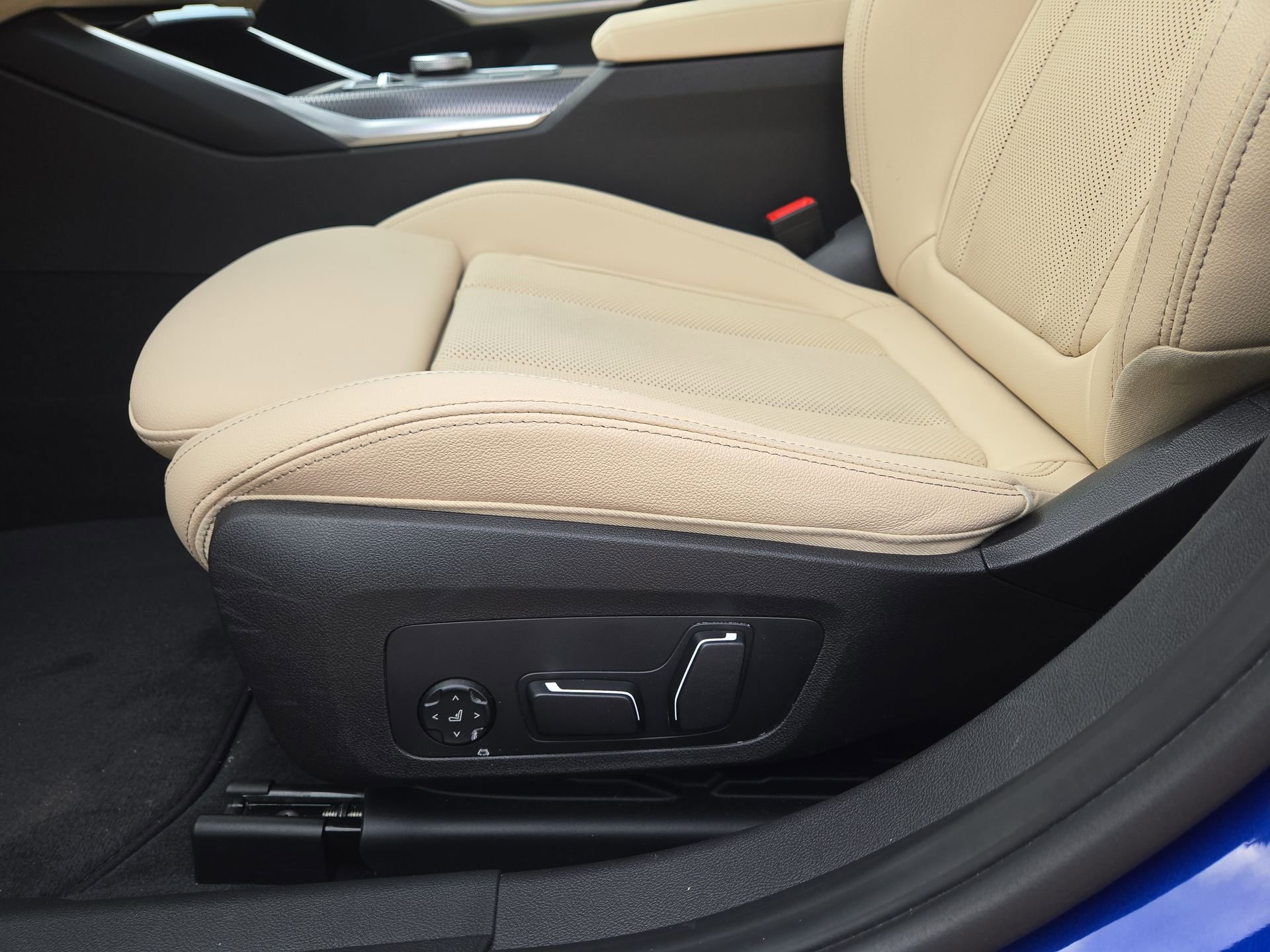 Certified 2026 BMW 330i 330i M Sport image 17