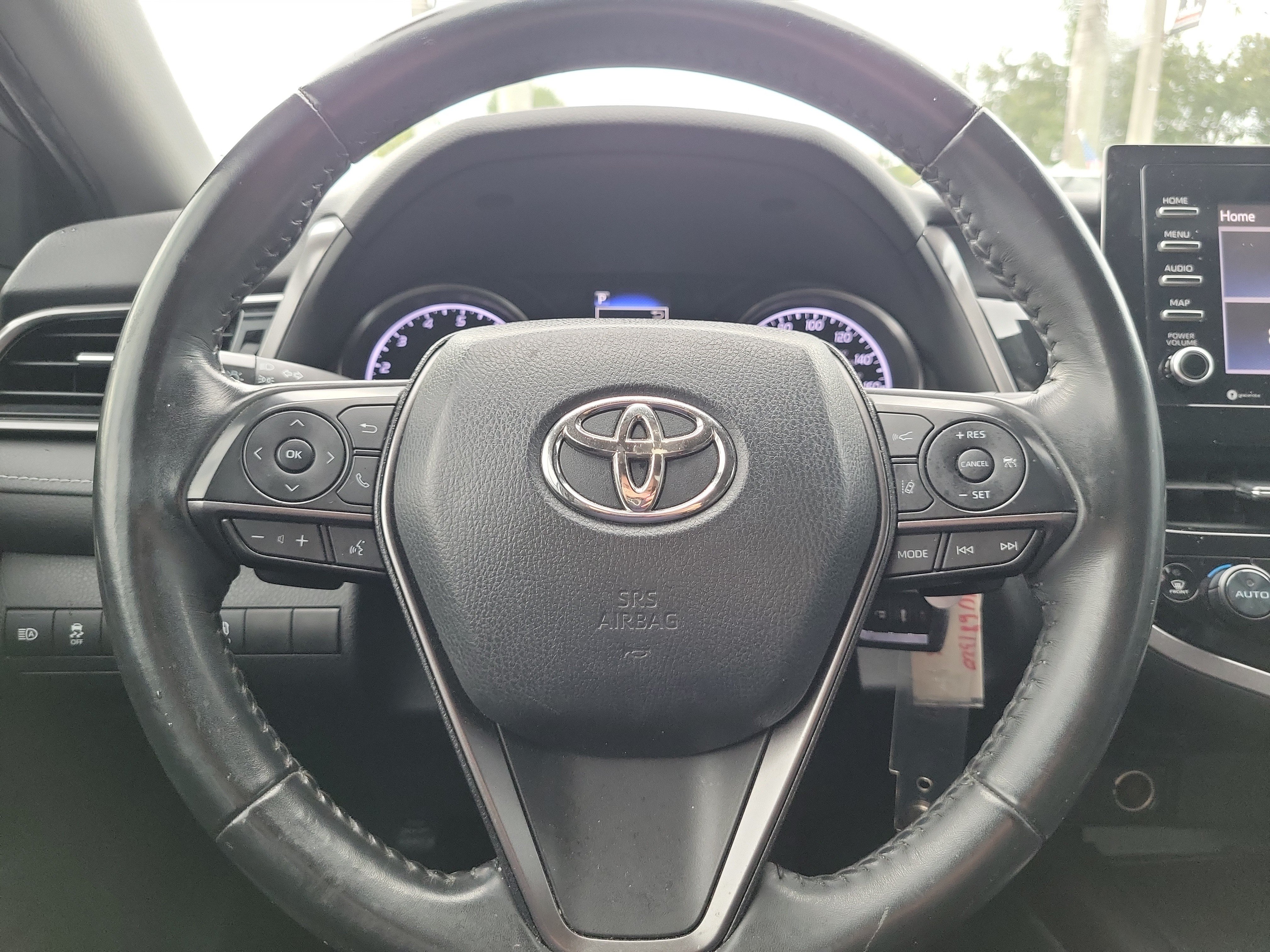 Used 2022 Toyota Camry SE FWD image 23