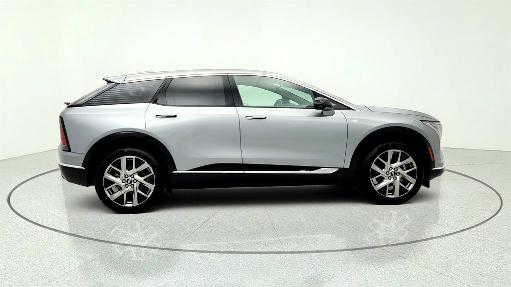 Used 2026 Cadillac Optiq Luxury 1 RWD image 4
