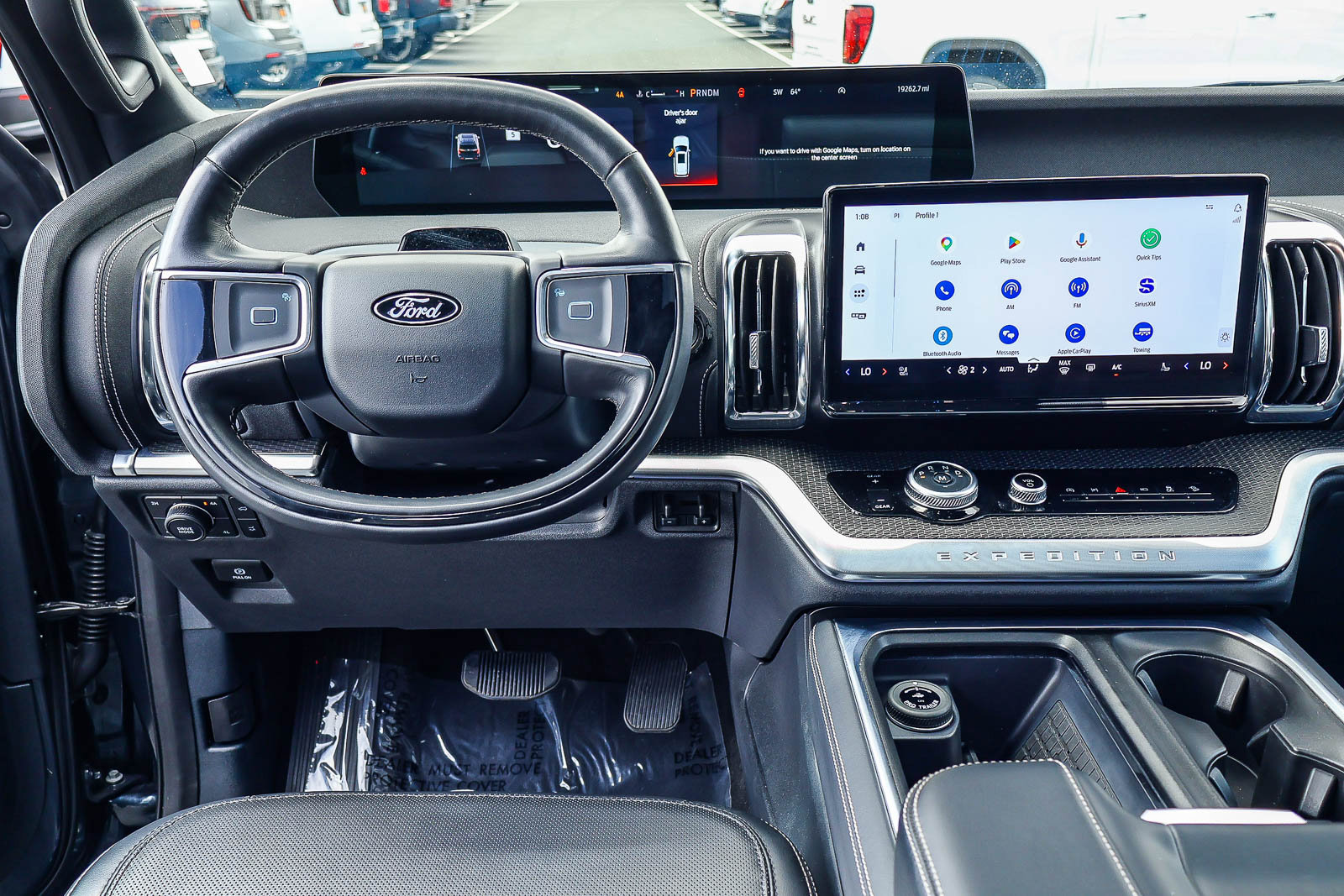 Used 2025 Ford Expedition Platinum w/ Stealth Appearance Package AWD/4WD image 3