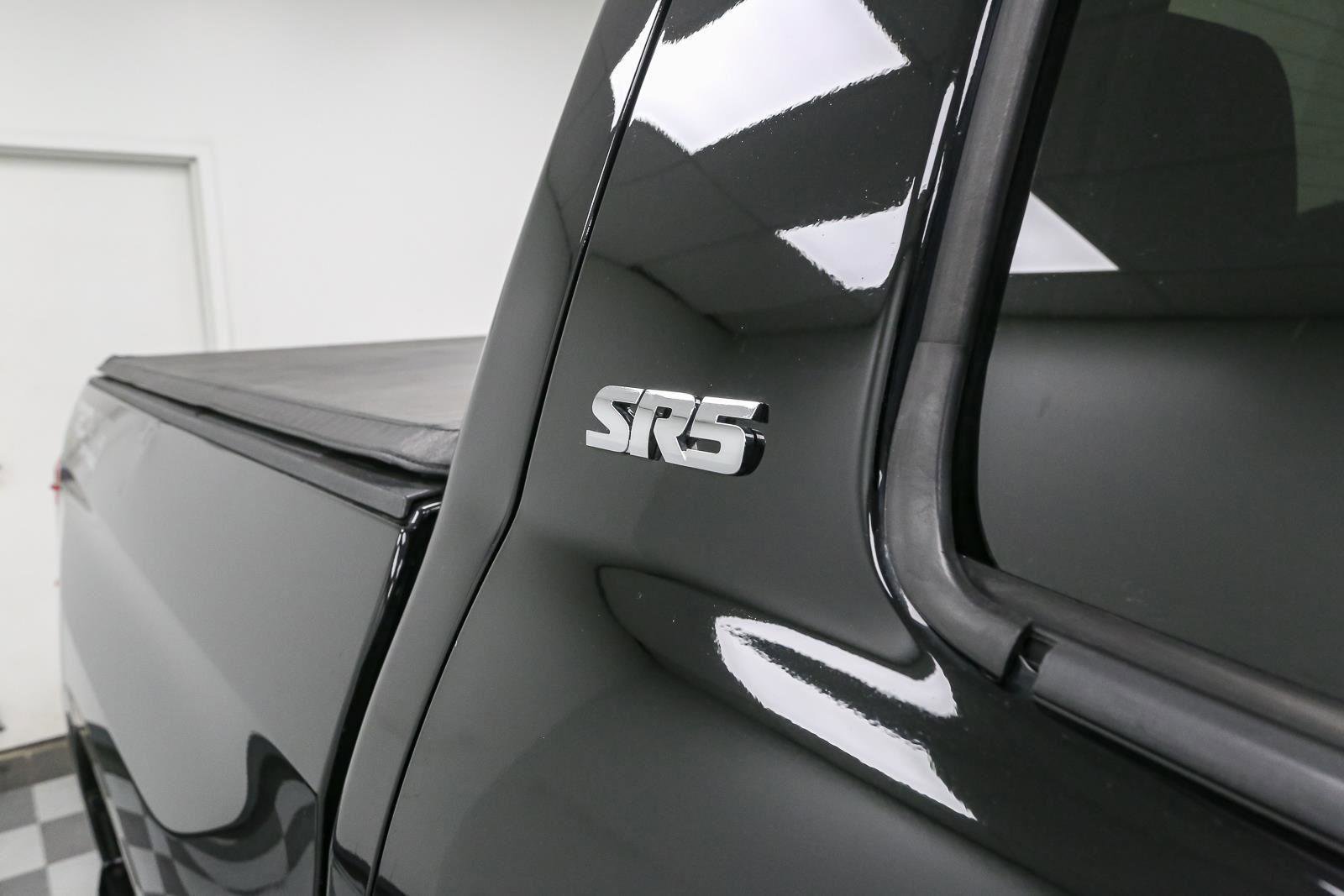 Used 2016 Toyota Tundra SR5 image 9
