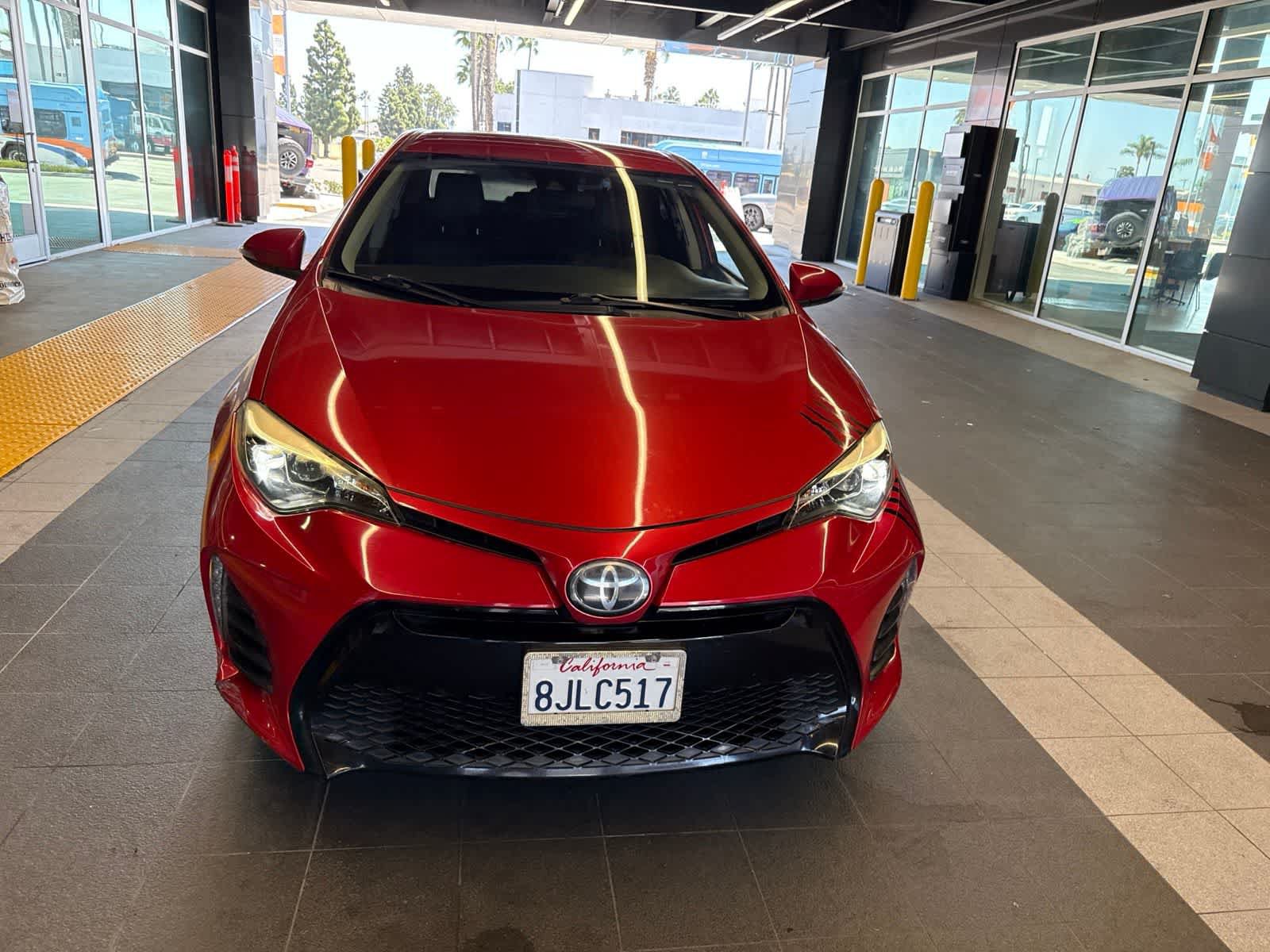 Used 2019 Toyota Corolla SE w/ Carpet Mat Package (TMS) FWD image 2