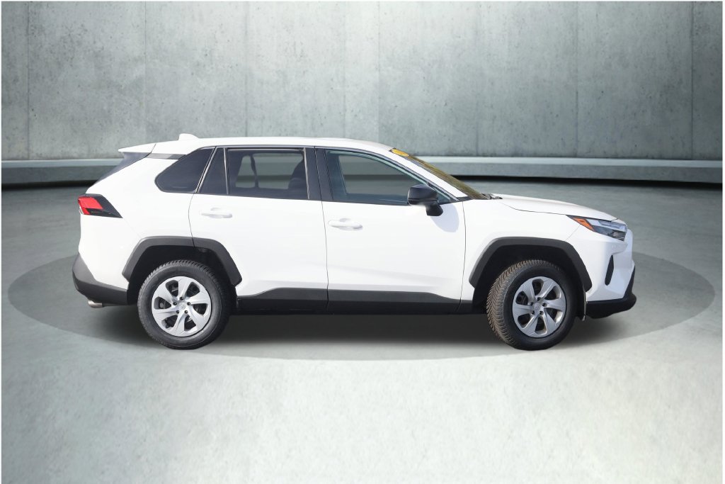 Used 2024 Toyota RAV4 LE FWD image 10