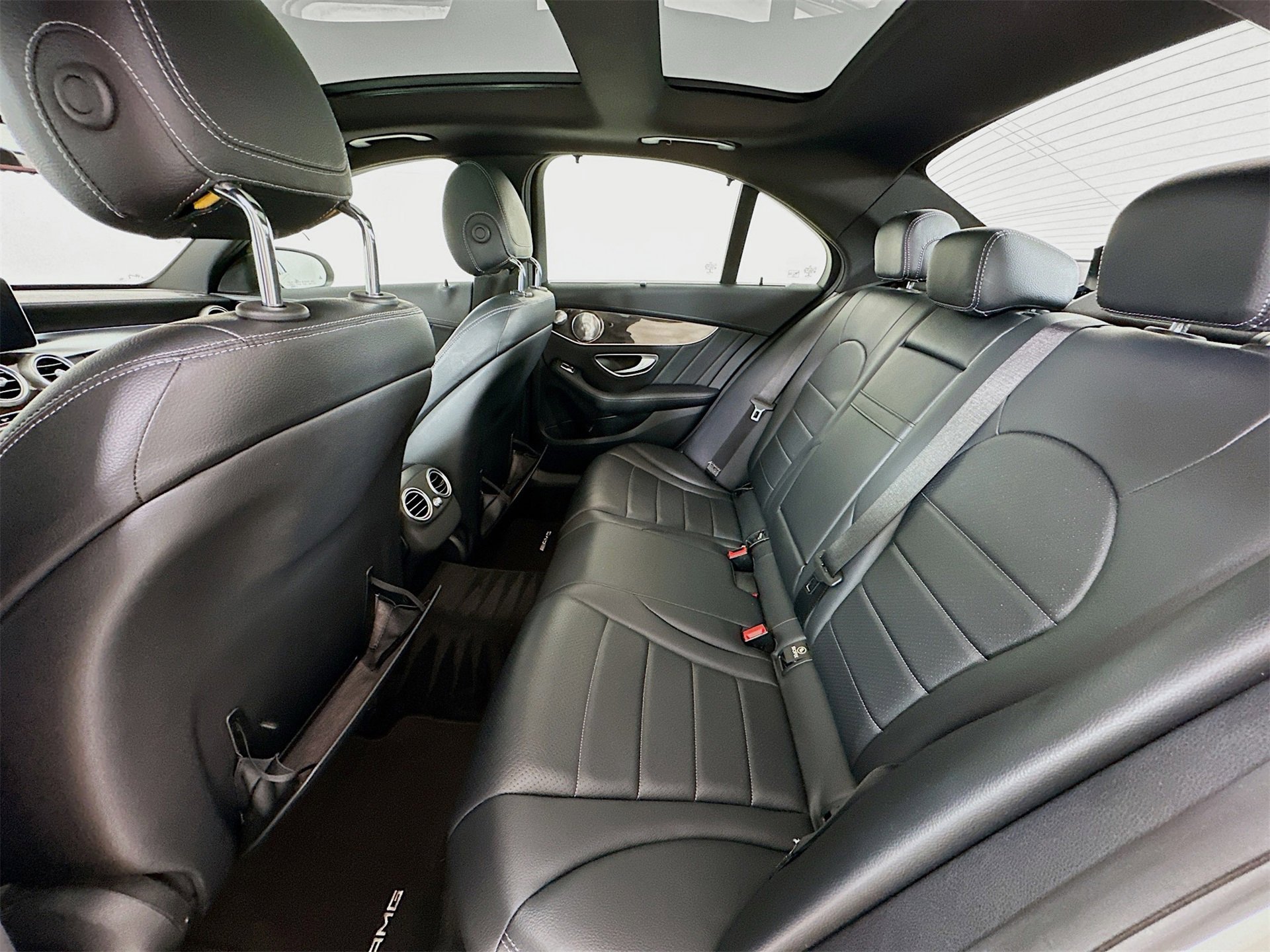 Used 2015 Mercedes-Benz C 400 4MATIC image 27