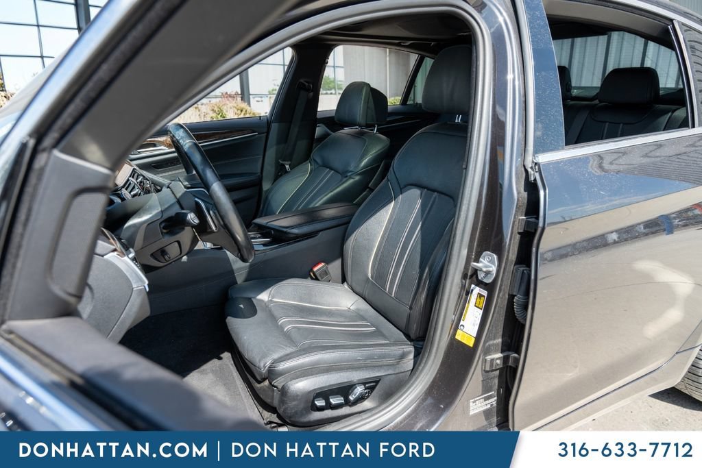 Used 2017 BMW 540i RWD image 4