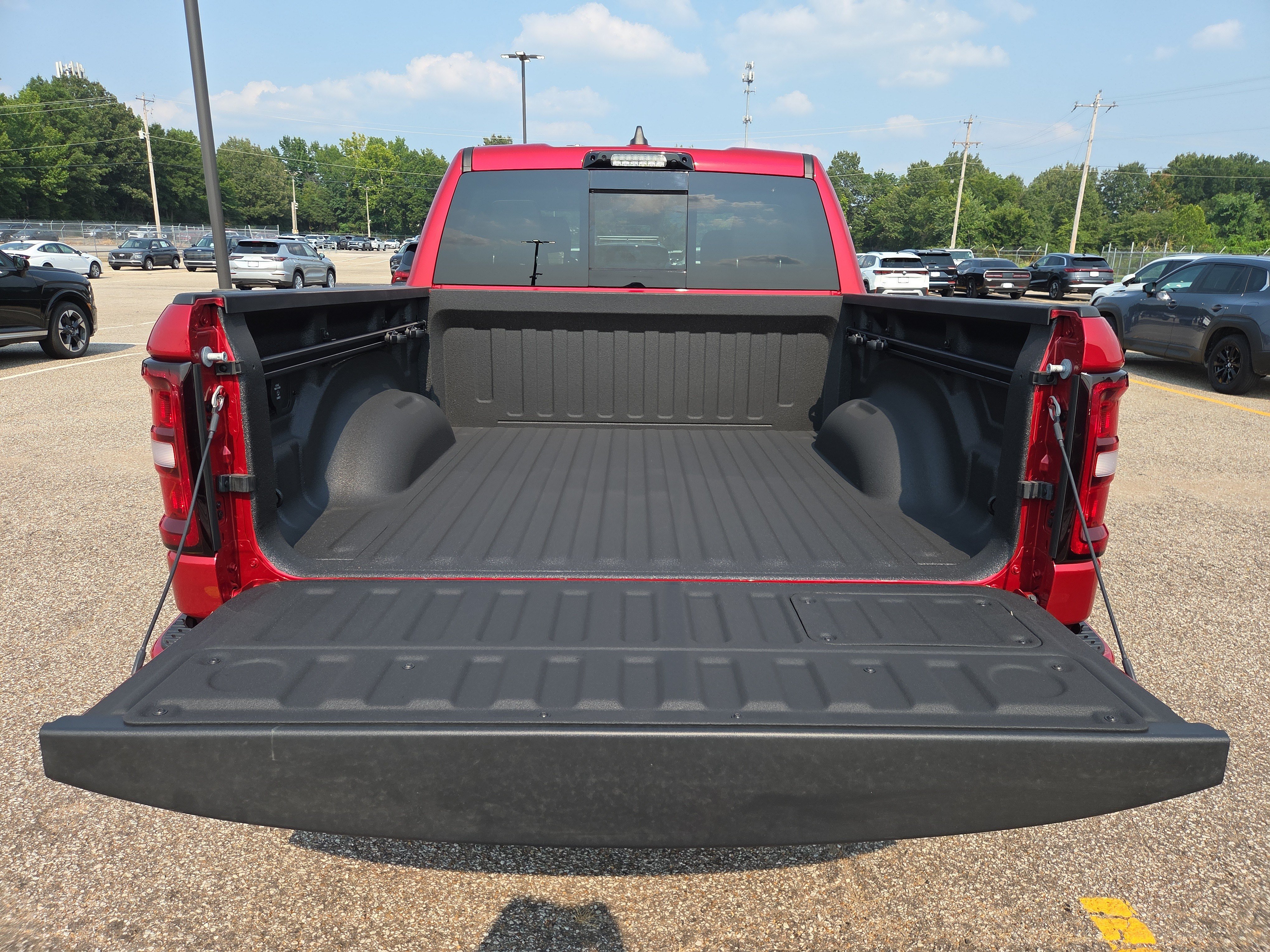 New 2026 RAM 1500 Laramie w/ Night Edition AWD/4WD image 8