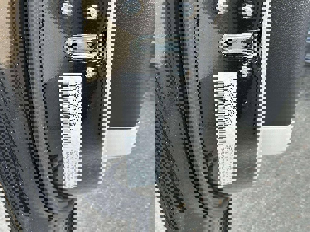 Used 2023 Chrysler Pacifica Touring-L image 18