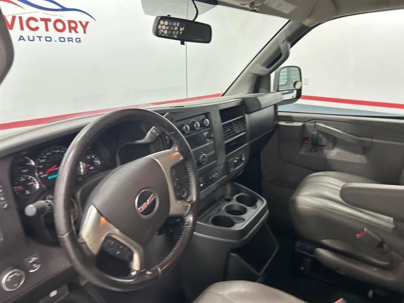 Used 2017 GMC Savana 2500 RWD image 15