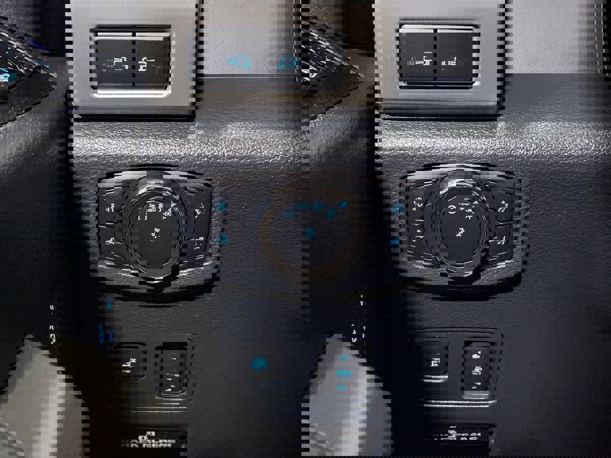 Used 2022 Ford F250 Platinum w/ Tremor Off-Road Package image 41