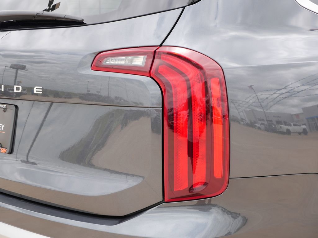 Used 2023 Kia Telluride S w/ S Sunroof Package FWD image 9