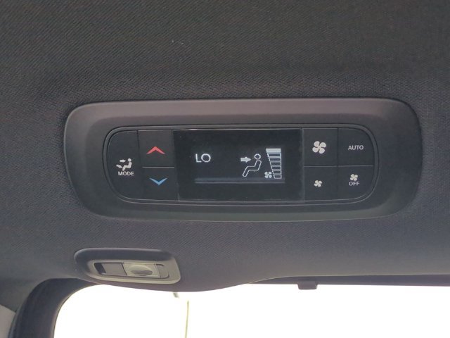 New 2027 Chrysler Pacifica Limited w/ Family Tech Group FWD image 31