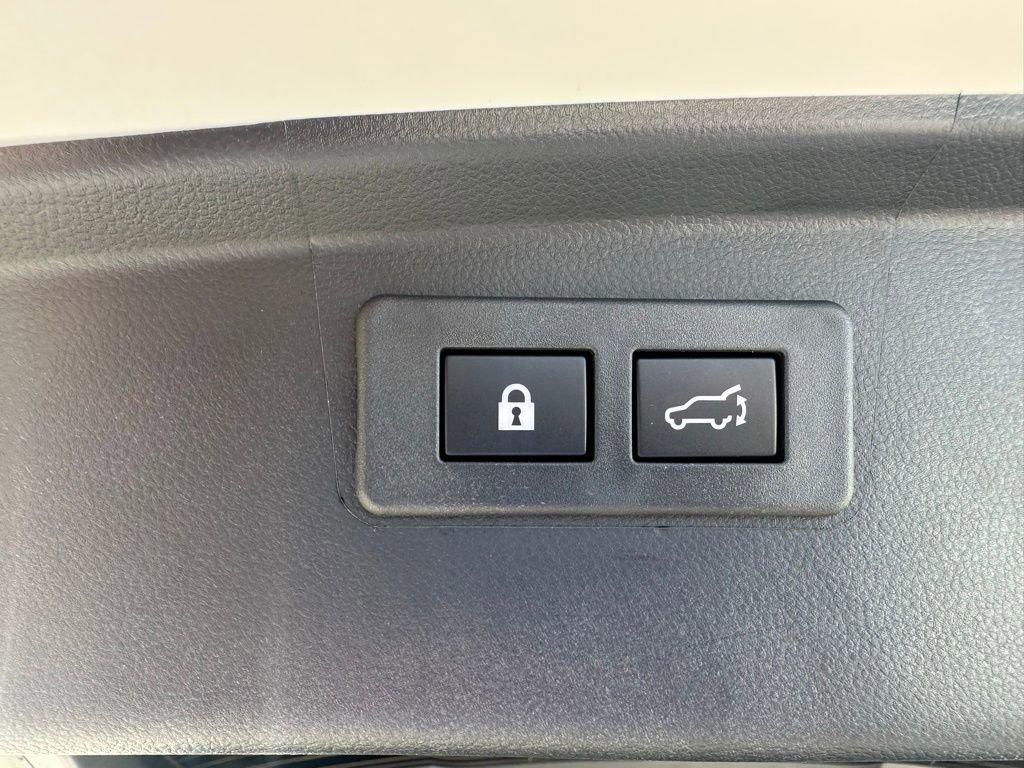 Used 2025 Subaru Outback Touring XT image 8