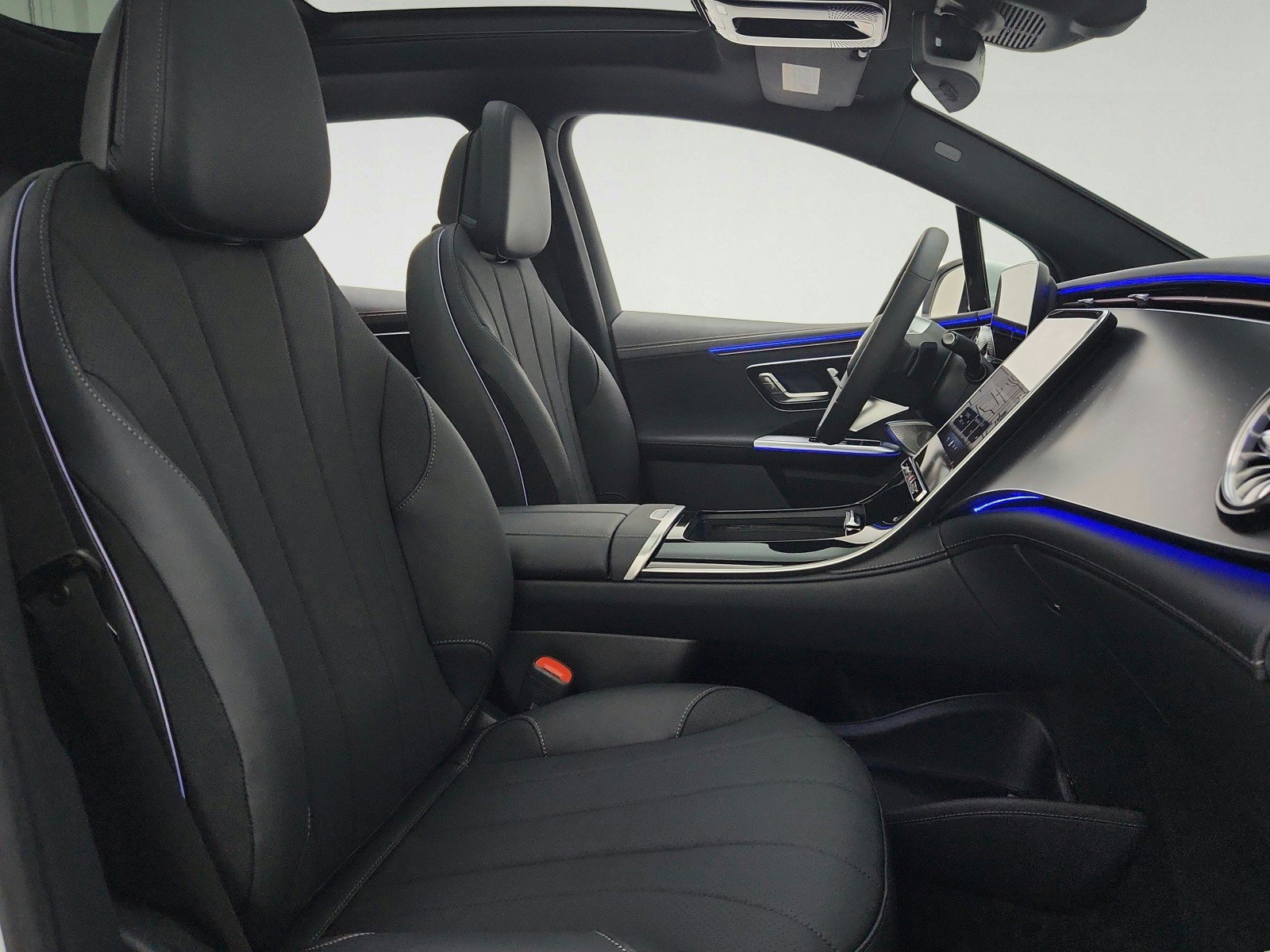 New 2026 Mercedes-Benz EQE 320 4MATIC SUV image 20