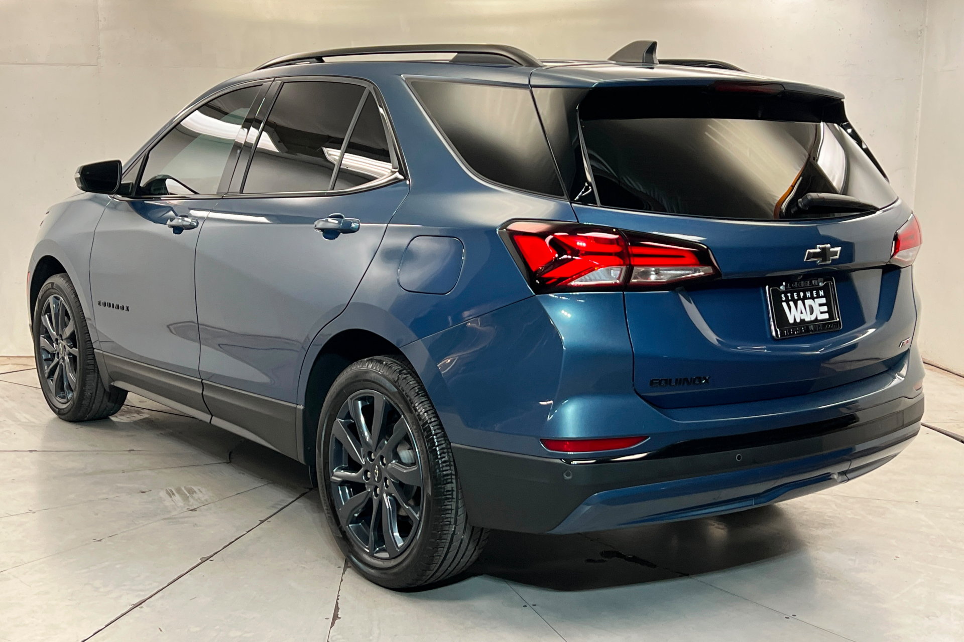 Used 2024 Chevrolet Equinox RS FWD image 3