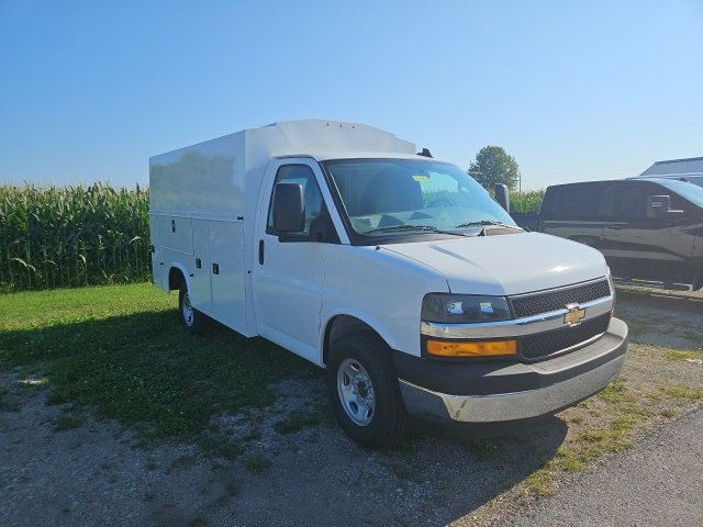 New 2025 Chevrolet Express 3500 w/ Power Convenience Package image 4