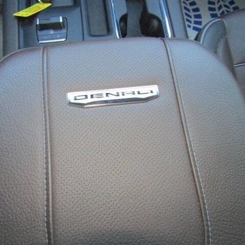 Used 2025 GMC Sierra 3500 Denali w/ Denali Reserve Package image 18