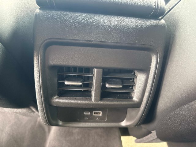 Used 2025 Cadillac XT4 Premium Luxury FWD image 15