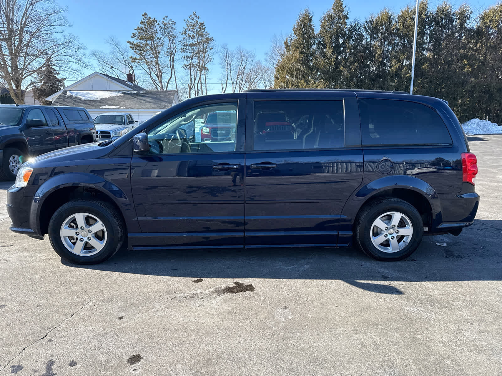 Used 2012 Dodge Grand Caravan SXT image 6