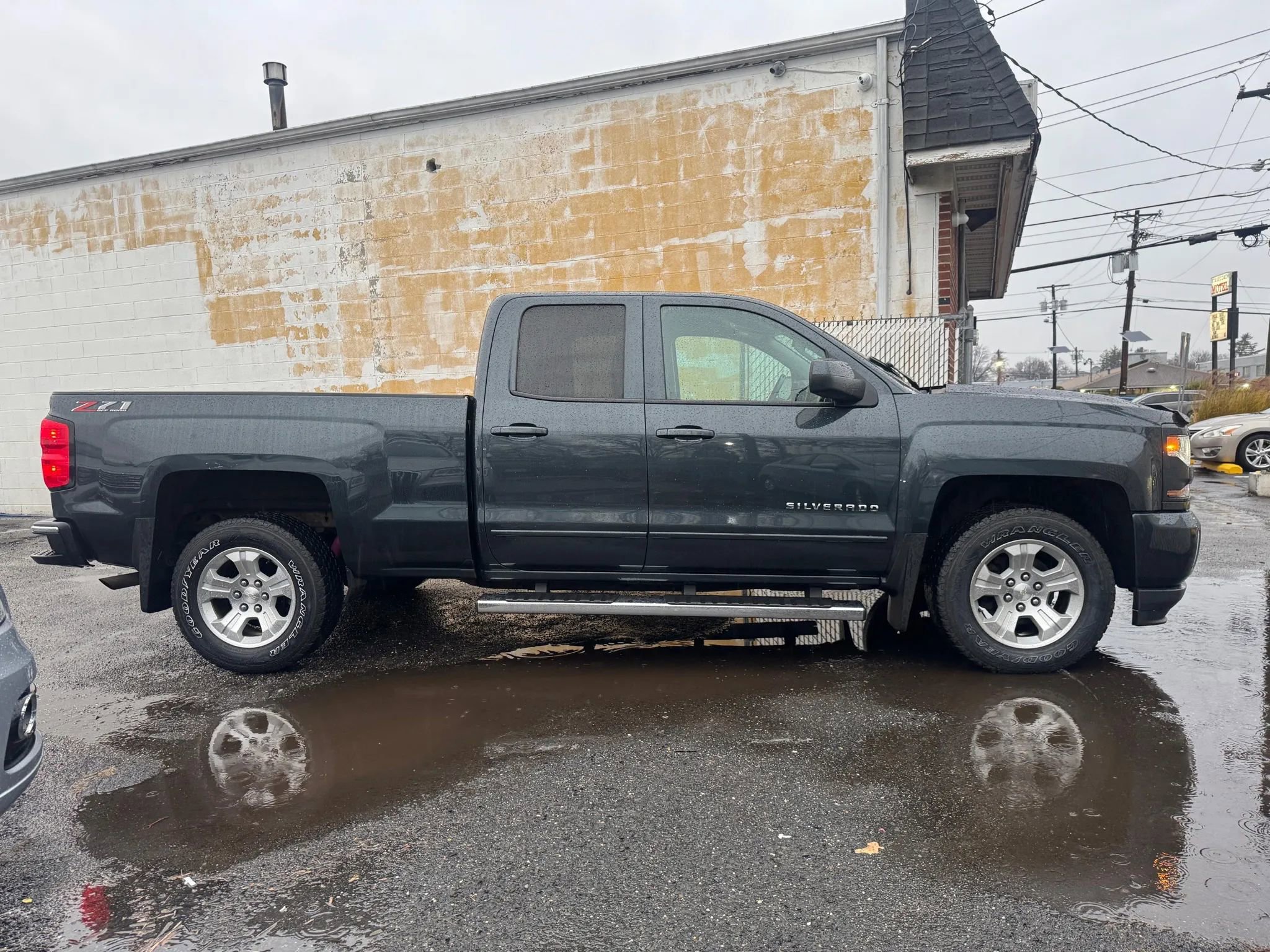 Used 2018 Chevrolet Silverado 1500 LT w/ All Star Edition image 4