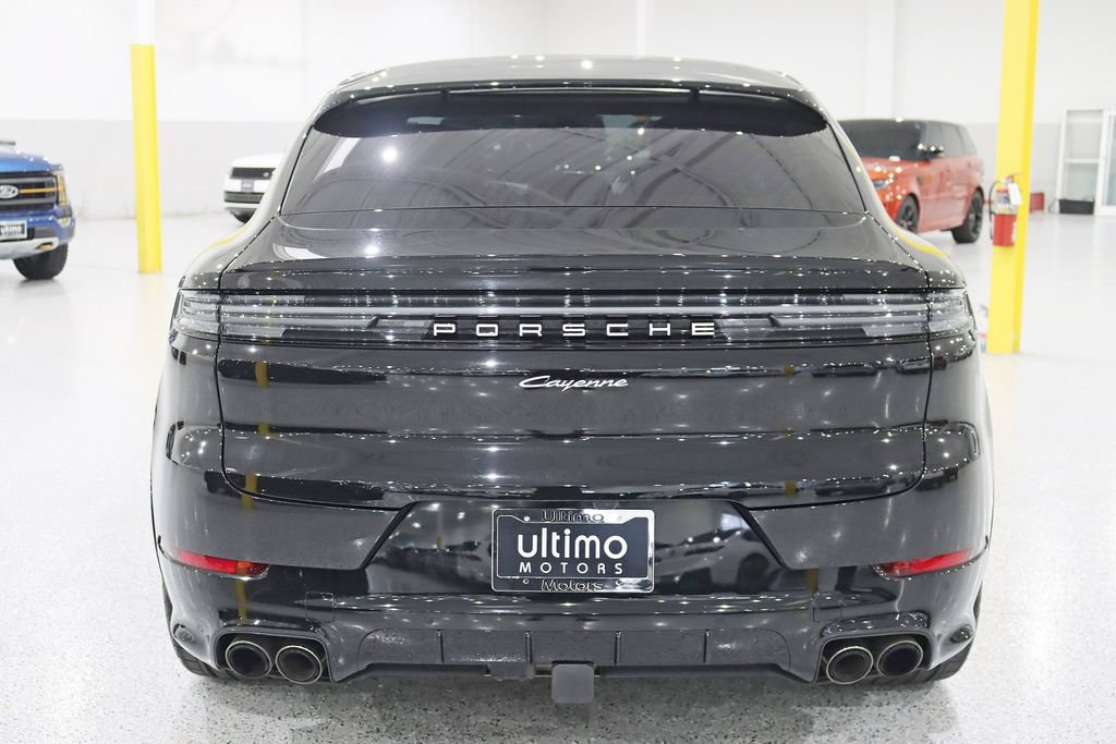 Used 2024 Porsche Cayenne Coupe AWD/4WD image 13