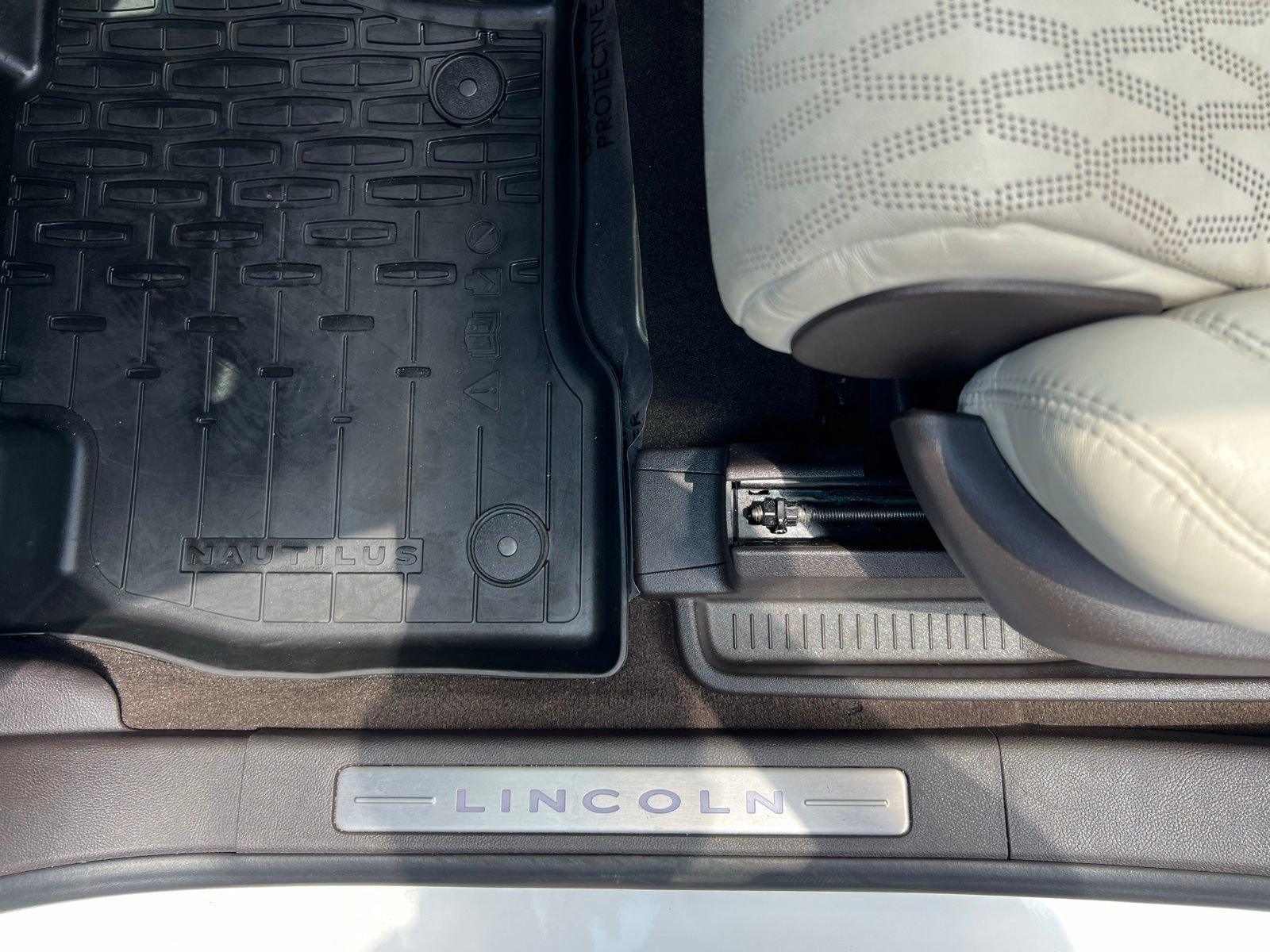 Used 2021 Lincoln Nautilus Black Label w/ Class II Trailer Tow Package AWD/4WD image 29