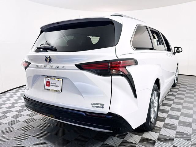 Used 2023 Toyota Sienna Limited image 23