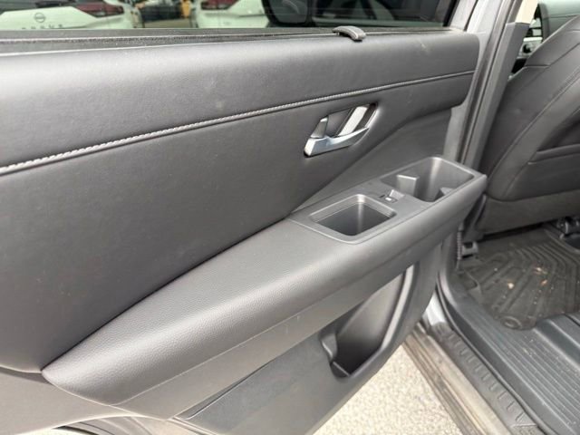 Used 2025 Nissan Pathfinder SL w/ Cargo Package FWD image 25