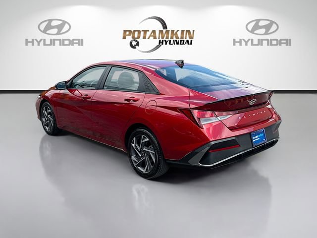 Certified 2025 Hyundai Elantra Sport FWD image 7