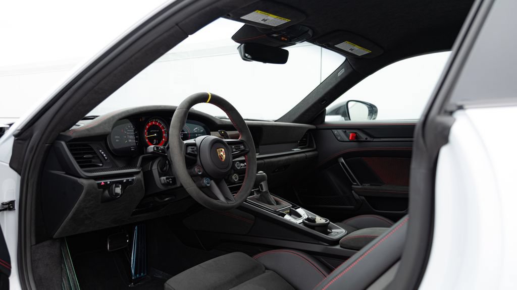 Certified 2025 Porsche 911 GT3 RS RWD image 31
