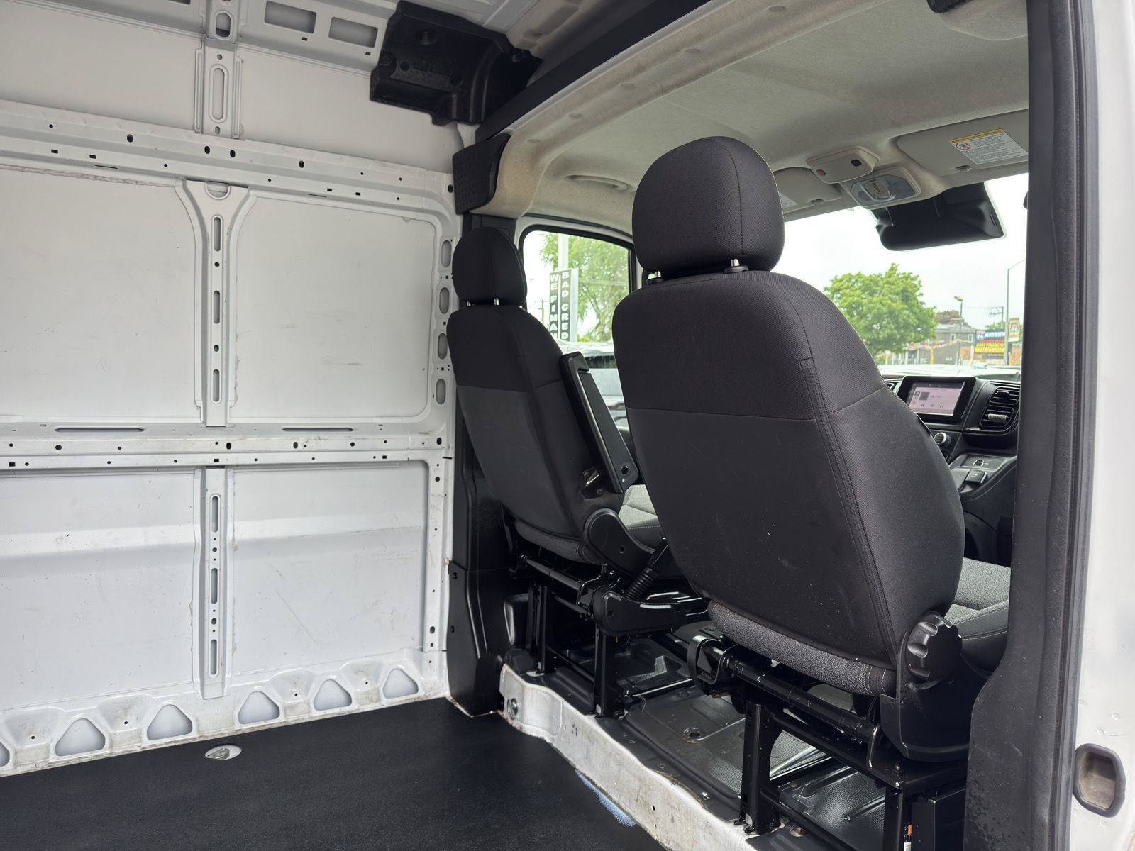 Used 2025 RAM ProMaster 2500 w/ Convenience Group FWD image 16