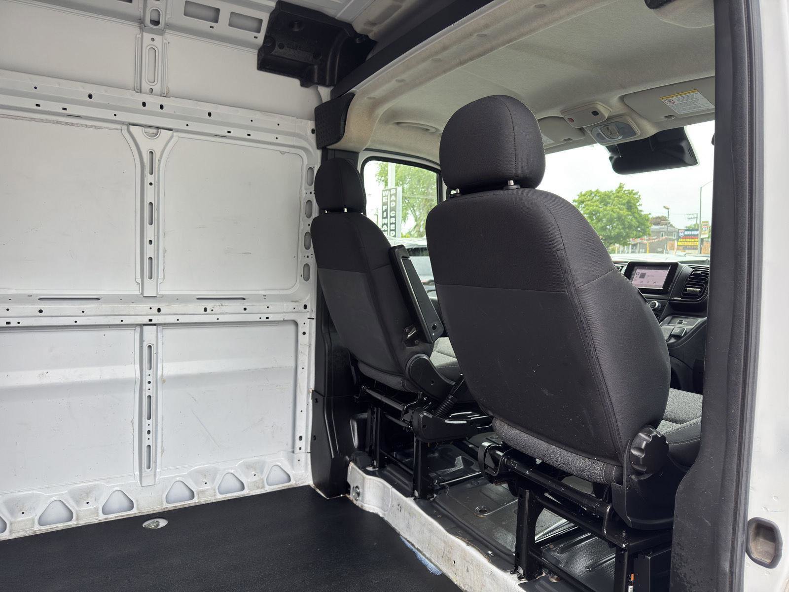 Used 2025 RAM ProMaster 2500 w/ Convenience Group FWD image 16
