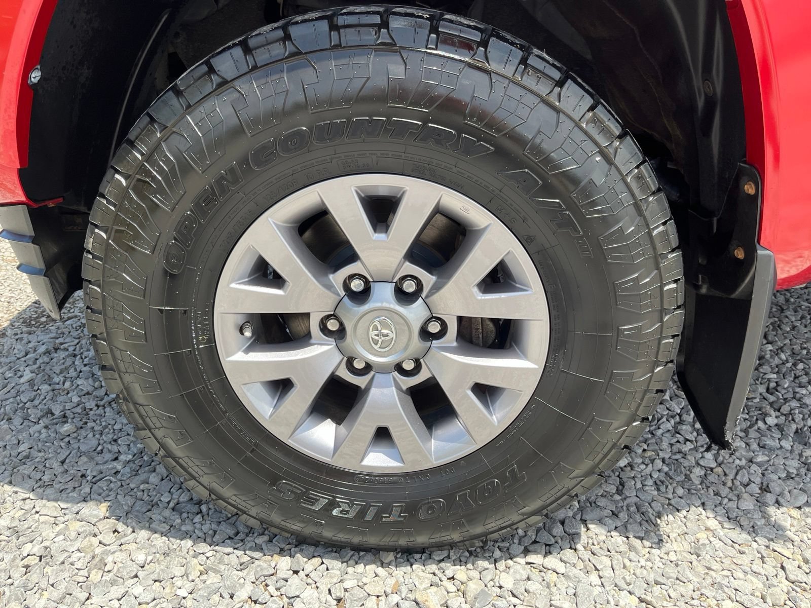 Used 2017 Toyota Tacoma SR5 w/ Tow Package RWD image 7
