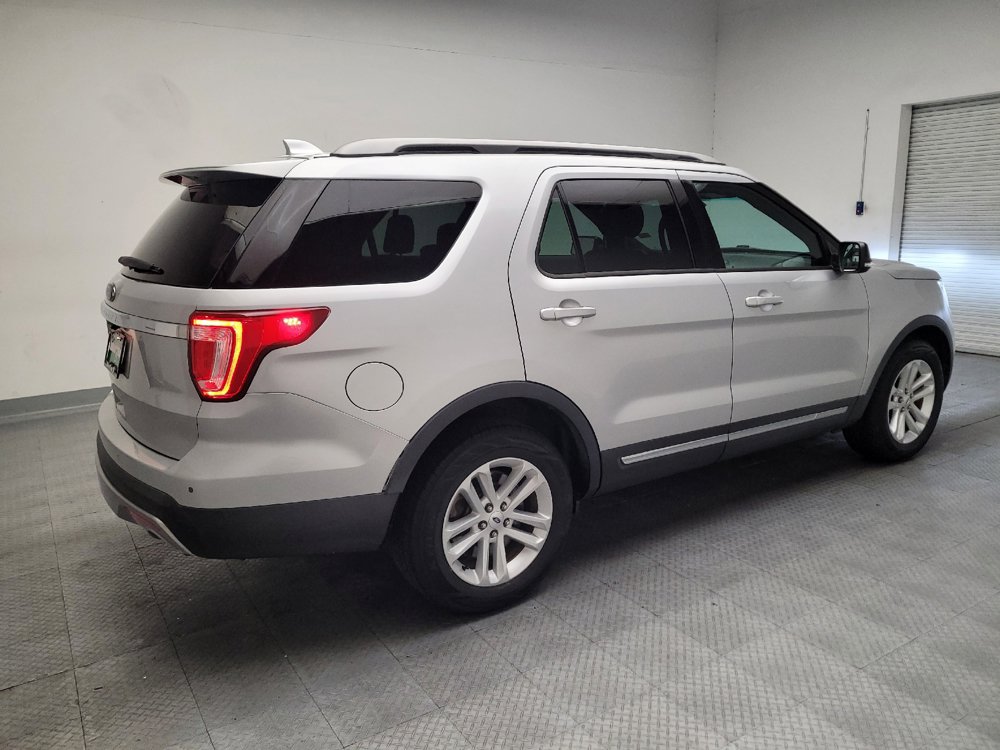 Used 2016 Ford Explorer XLT w/ Equipment Group 201A FWD image 10