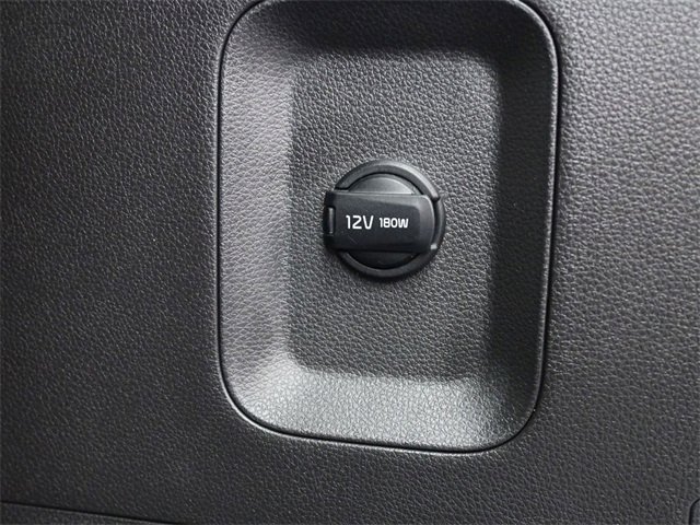 Used 2024 Kia Carnival LX image 16